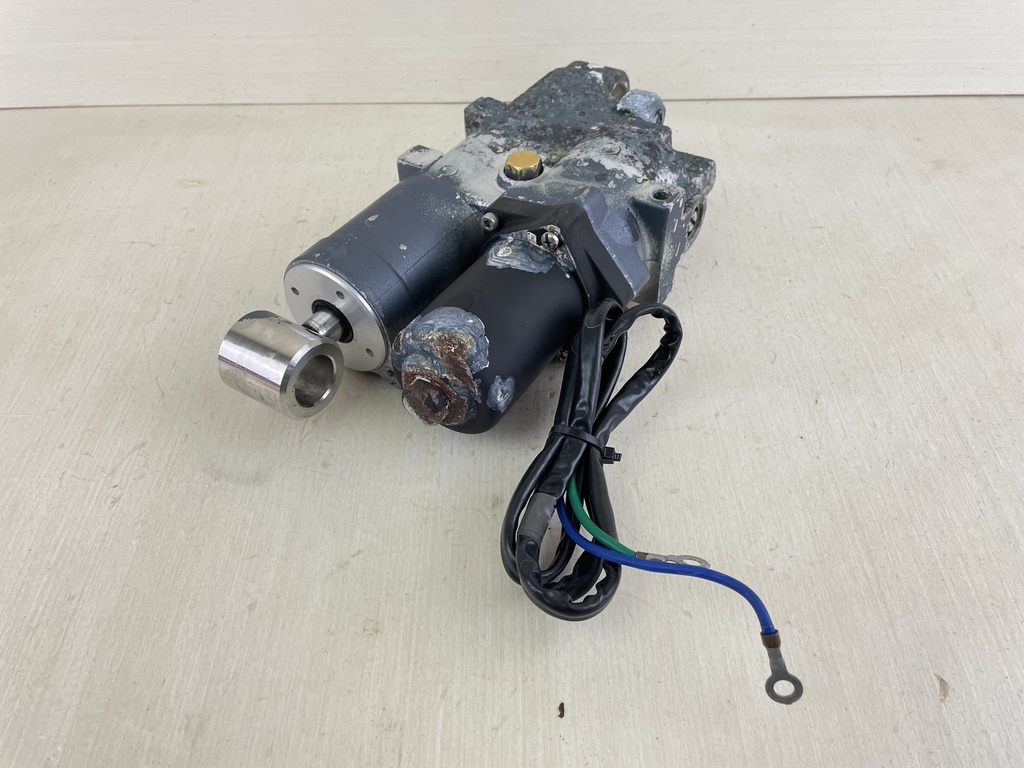 2002 Yamaha 60HP 4 Stroke Outboard Power Trim & Tilt Unit Assembly 69W-43800-00-8D  