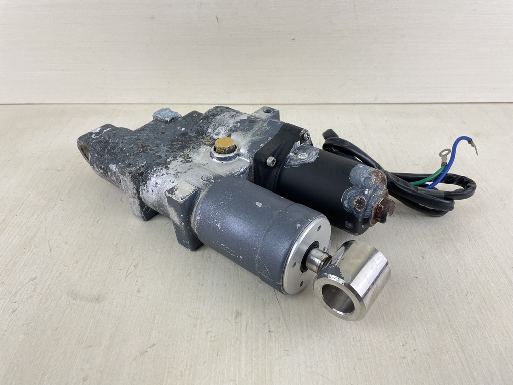 2002 Yamaha 60HP 4 Stroke Outboard Power Trim & Tilt Unit Assembly 69W-43800-00-8D  