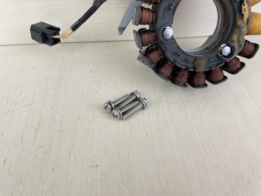 2002 Yamaha 60HP F60 4 Stroke Outboard Stator Assembly With Base 64J-85510-00-00