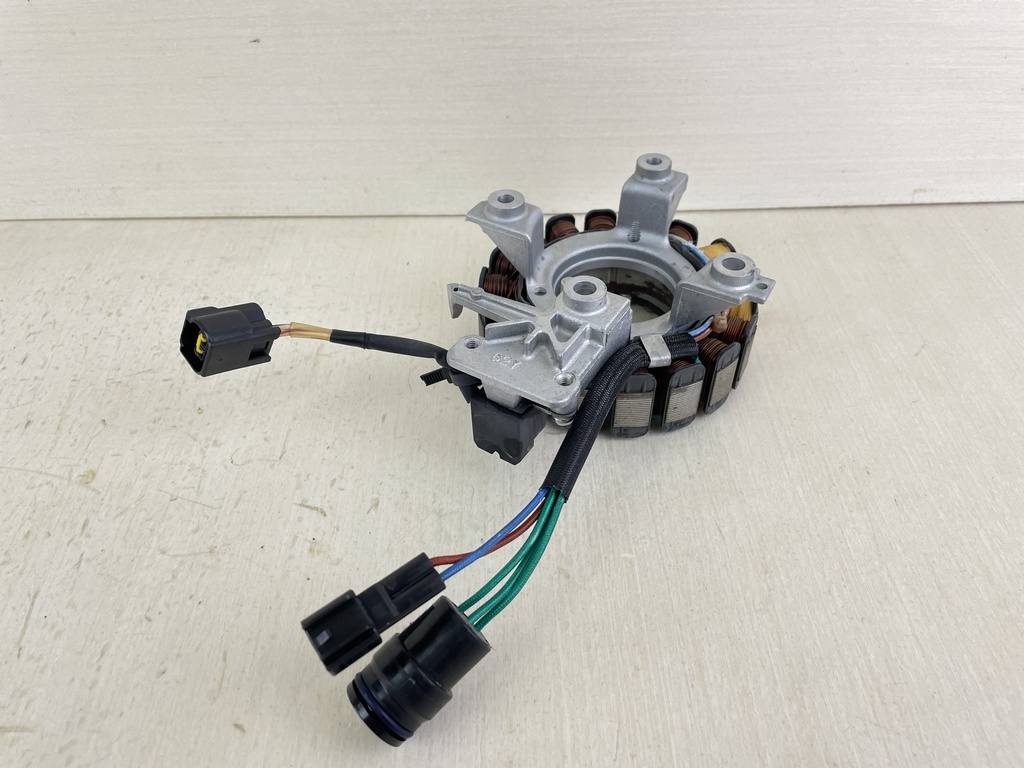 2002 Yamaha 60HP F60 4 Stroke Outboard Stator Assembly With Base 64J-85510-00-00