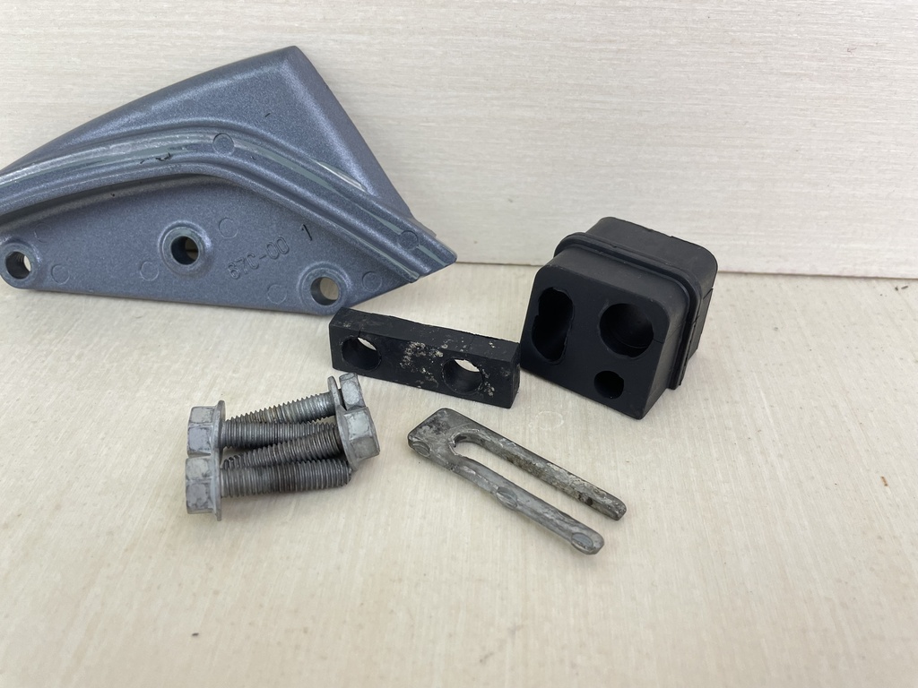 2002 Yamaha 60HP 4 Stroke Outboard Cable Cover Plate 67C-42738-00-4D