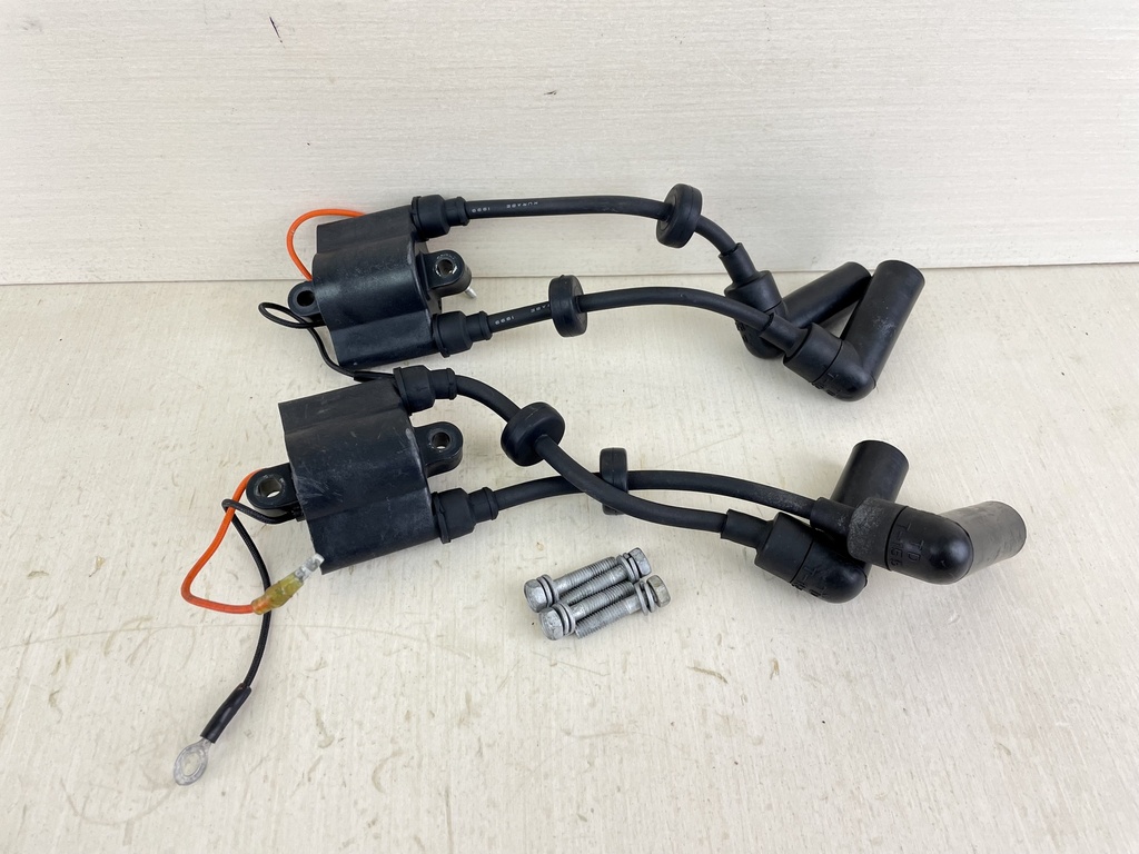 2000 Yamaha 50HP 4 Stroke Outboard Ignition Coil Assembly 62Y-85570-00-00