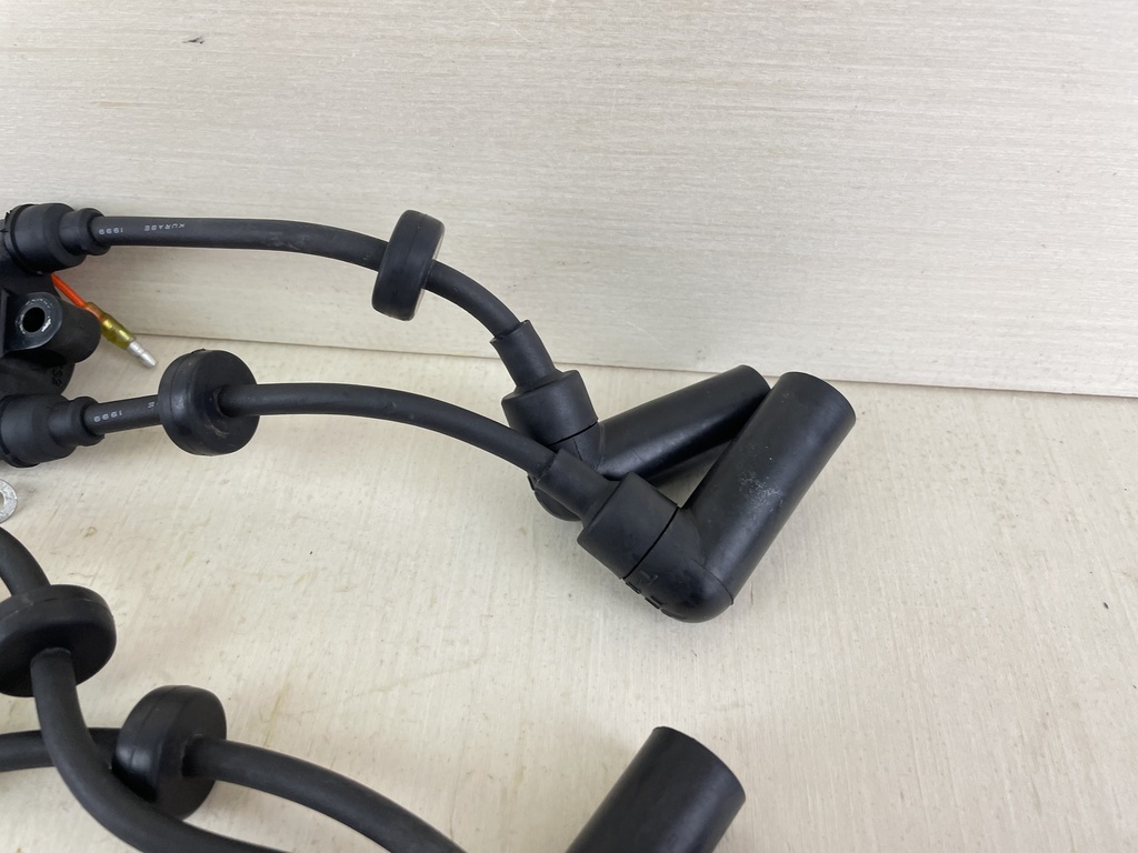 2000 Yamaha 50HP 4 Stroke Outboard Ignition Coil Assembly 62Y-85570-00-00