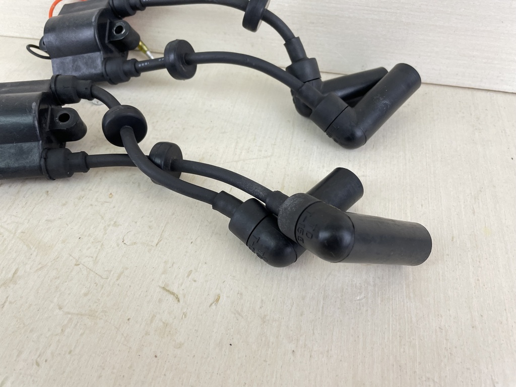 2000 Yamaha 50HP 4 Stroke Outboard Ignition Coil Assembly 62Y-85570-00-00