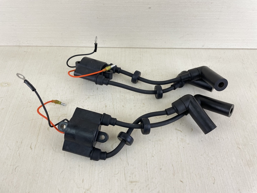 2000 Yamaha 50HP 4 Stroke Outboard Ignition Coil Assembly 62Y-85570-00-00