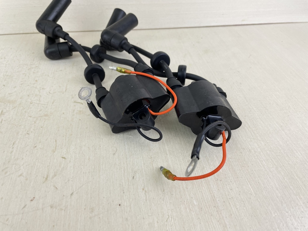 2000 Yamaha 50HP 4 Stroke Outboard Ignition Coil Assembly 62Y-85570-00-00