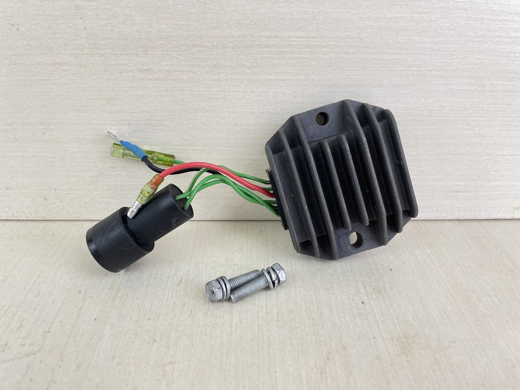 96-00 Yamaha 50HP 4 Stroke Outboard Rectifier Regulator Assembly 62Y-81960-00-00