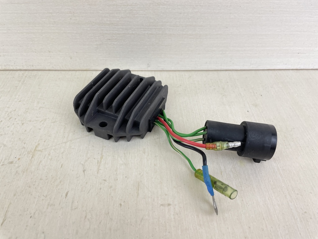96-00 Yamaha 50HP 4 Stroke Outboard Rectifier Regulator Assembly 62Y-81960-00-00