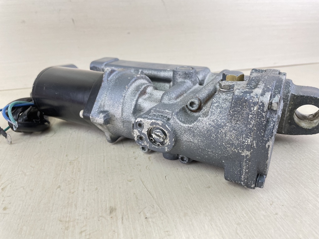 2000 Yamaha 50HP 2 Stroke Outboard Power Trim & Tilt Unit 62X-43800-03-4D