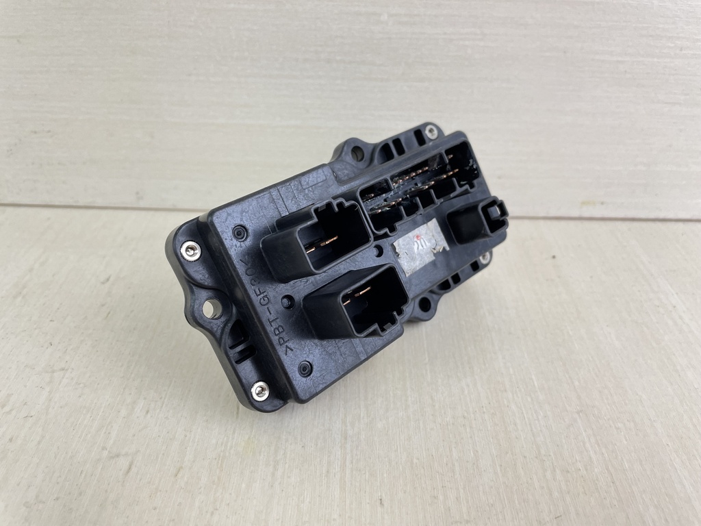 15-21 Yamaha 150HP 4 Stroke Outboard Fuse Box Assembly 63P-82170-02-00