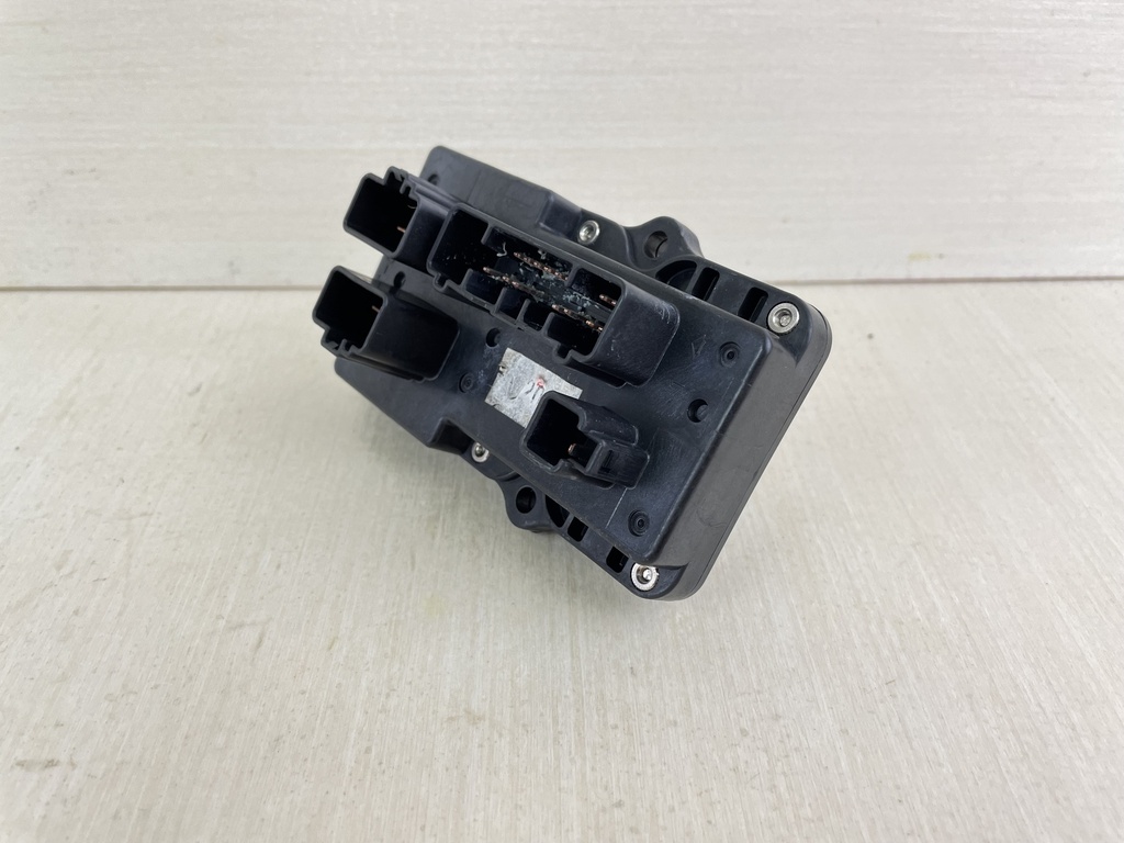 15-21 Yamaha 150HP 4 Stroke Outboard Fuse Box Assembly 63P-82170-02-00