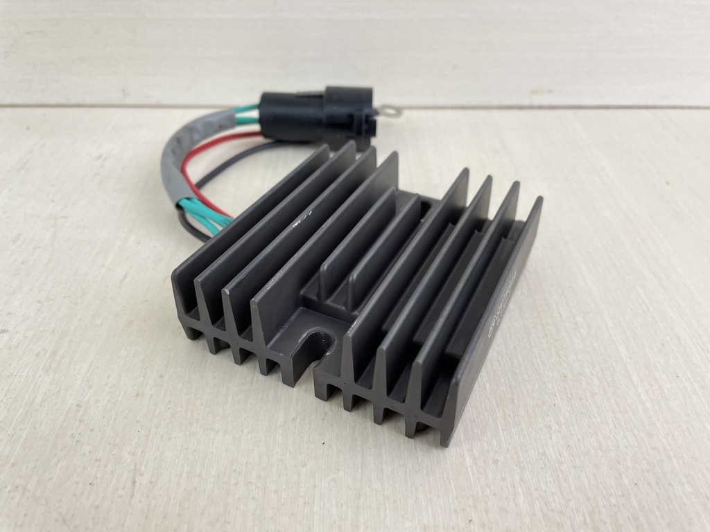 03-04 Yamaha 75 90 HP 4 Stroke Outboard Rectifier Regulator 67F-81960-11-00 OEM
