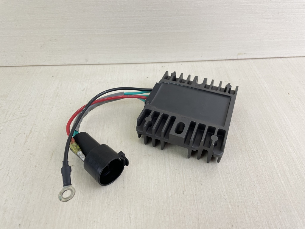03-04 Yamaha 75 90 HP 4 Stroke Outboard Rectifier Regulator 67F-81960-11-00 OEM