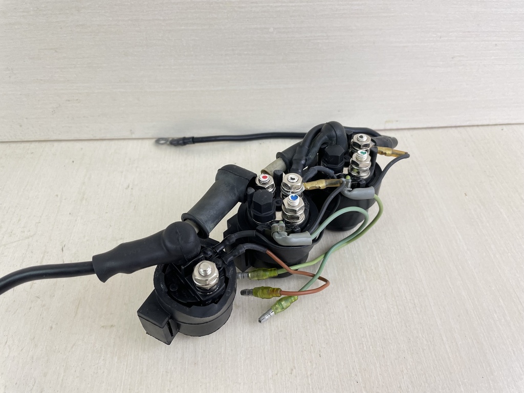 99-04 Yamaha 75 80 90 100 HP 4 Stroke Outboard Trim Tilt Relay 6E5-8195B-01-00