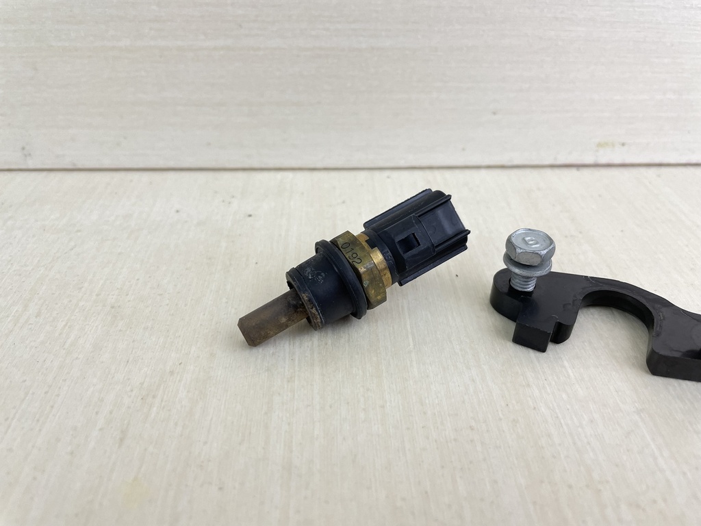 Yamaha 75 80 90 115 HP 4 Stroke Outboard Thermosensor Sensor 67F-85790-00-00