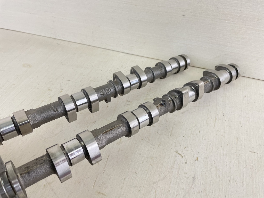 2004 Yamaha 90HP 4 Stroke Outboard Camshaft 1 & 2 W/ Driven Gears 