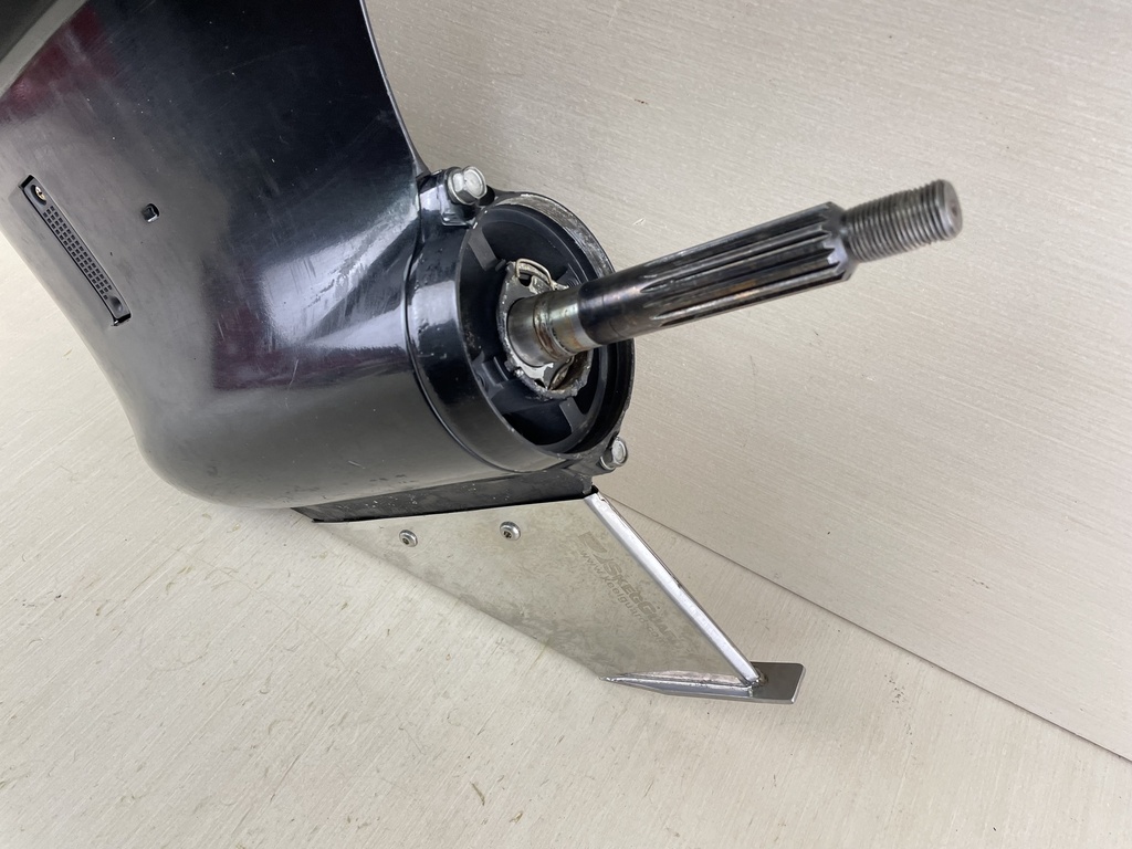 01-11 Suzuki 90HP 4 Stroke Outboard 20" Lower Unit Gear Case Assembly - For Repair