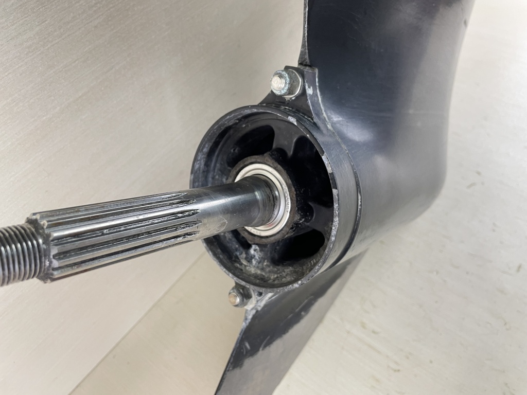 Mercury 75 90 115 4 Stroke Outboard 20" Carb Lower Unit 2.33 9011J29 