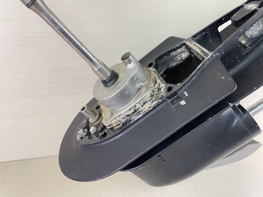 Mercury 75 90 115 4 Stroke Outboard 20" Carb Lower Unit 2.33 9011J29 