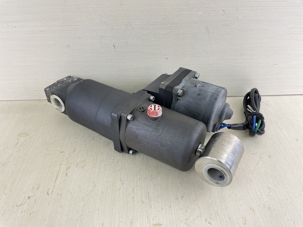 Suzuki DF 60 70 90 115 HP 4 Stroke Outboard Power Trim Tilt Unit Assembly 