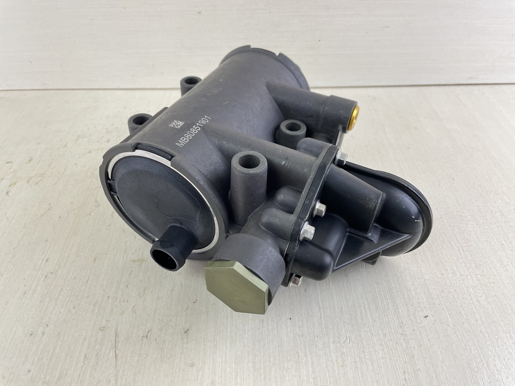 Mercury 135 150 175 HP L4 Verado Oil Cooler Assembly 8M0046689