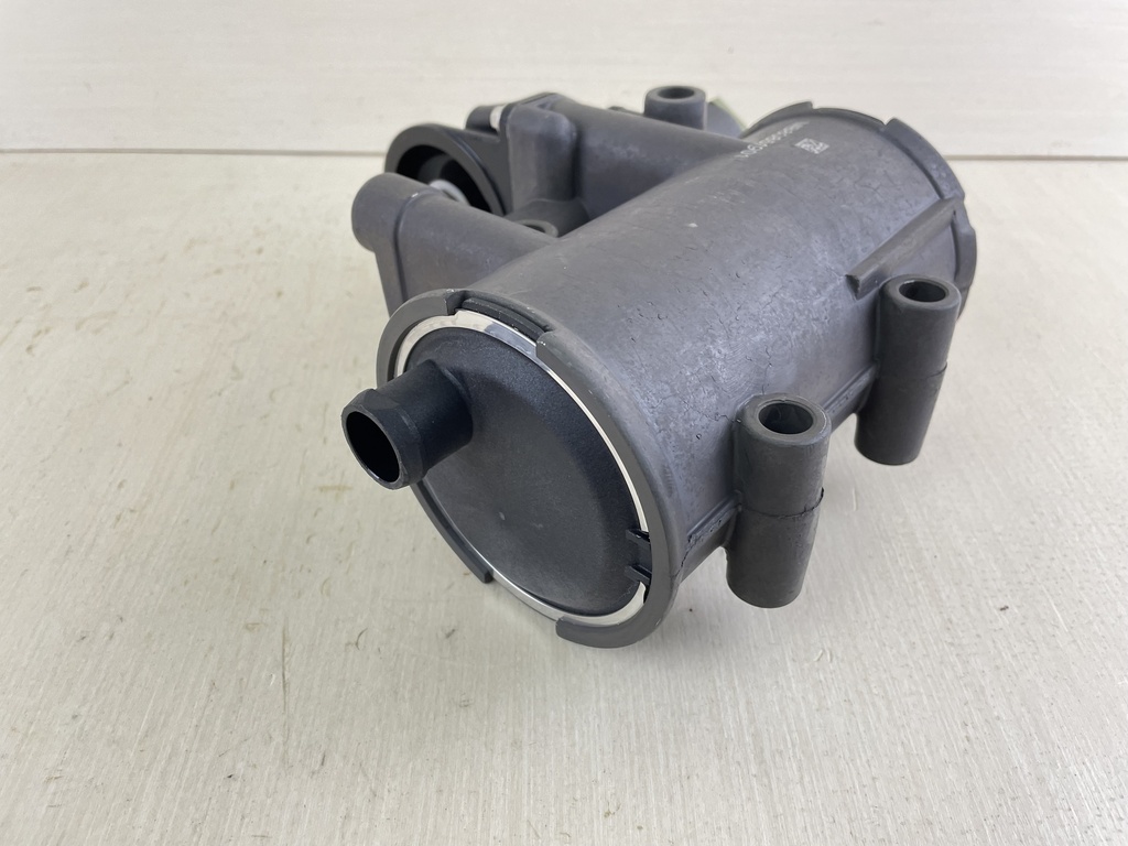 Mercury 135 150 175 HP L4 Verado Oil Cooler Assembly 8M0046689