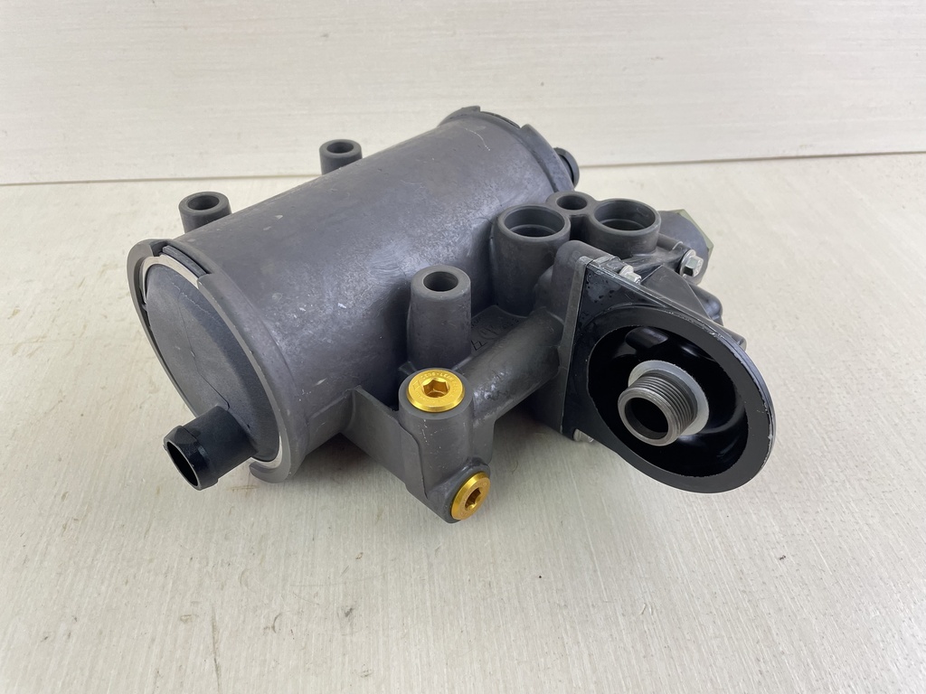 Mercury 135 150 175 HP L4 Verado Oil Cooler Assembly 8M0046689