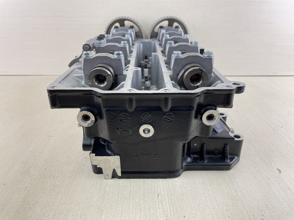 01-04 Yamaha 80 90 100HP 4 Stroke Outboard Cylinder Head 67F-W009A-20-1S