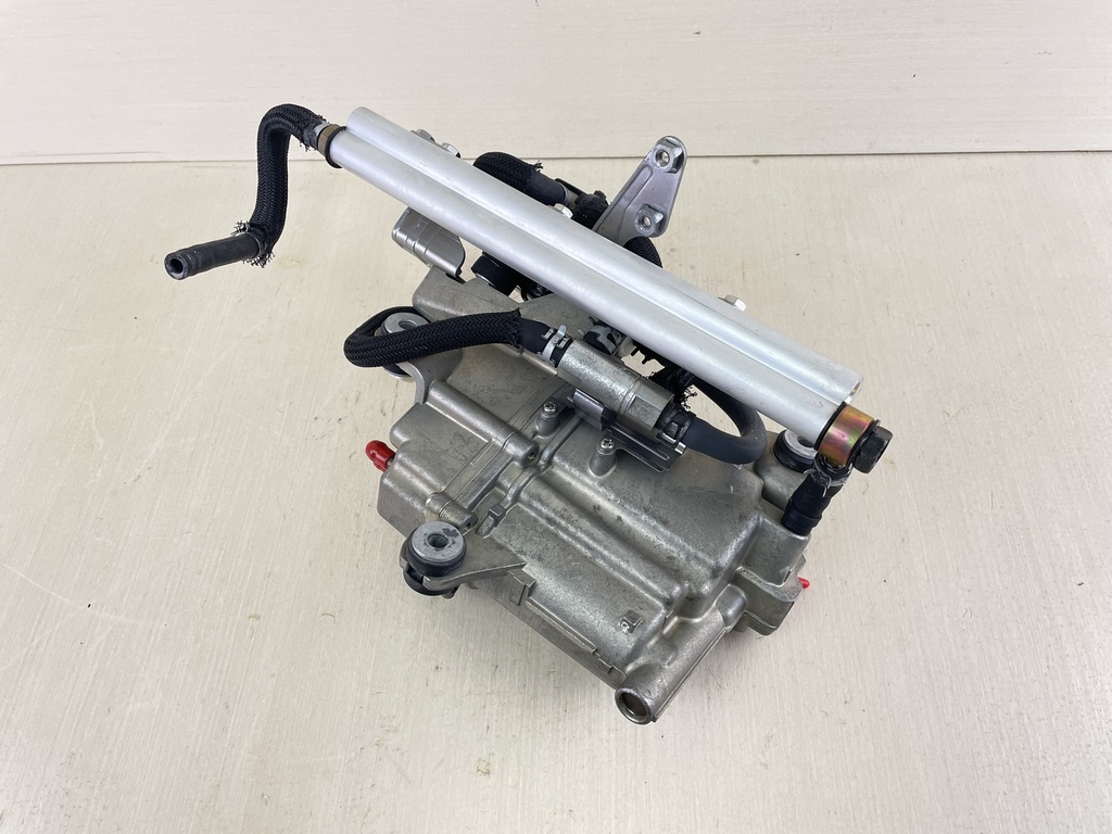 2004 Suzuki DF 250 HP 4 Stroke Outboard Engine VST Assembly 15600-93J02