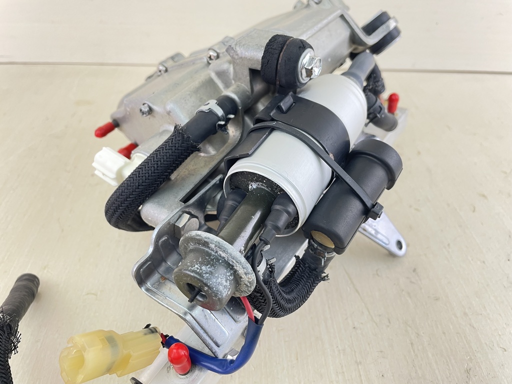 2004 Suzuki DF 250 HP 4 Stroke Outboard Engine VST Assembly 15600-93J02