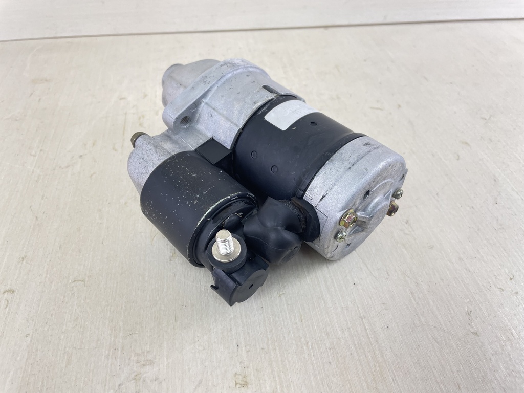 2004 Suzuku DF 225 250 HP 4 Stroke Outboard Starter Motor 31100-96J02