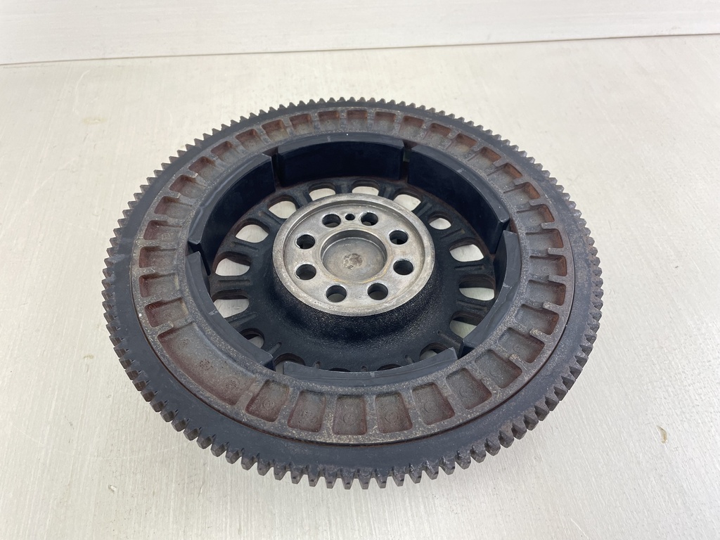 2004 Suzuki DF 250 HP 4 Stroke Outboard Engine Flywheel 32102-93J20