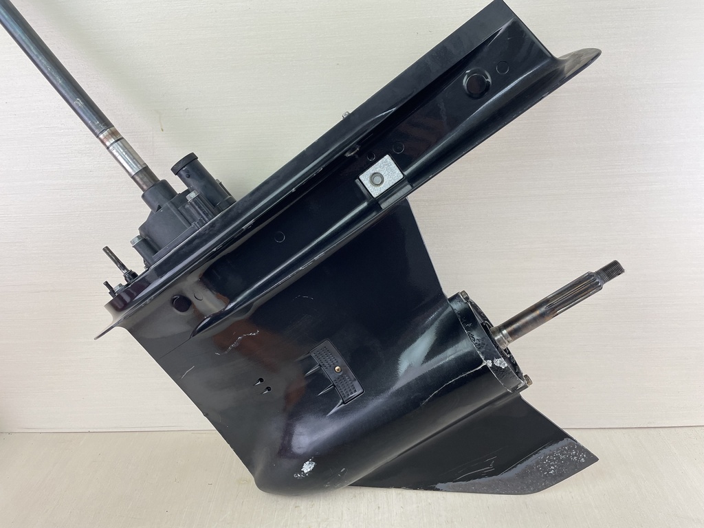 2004 Suzuki 250HP 4 Stroke Outboard Lower Unit Gear Case 55110-93J20-0EP