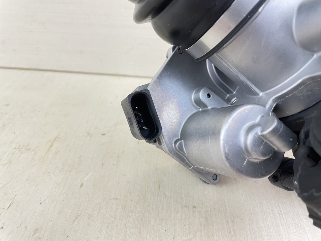 884408A07 2012 Mercury 150 HP Verado 4 Stroke Outboard Electronic Boost Valve