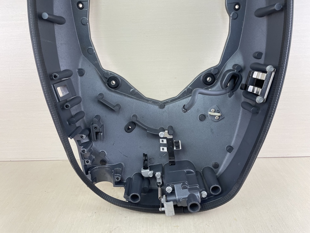 2004+ Yamaha 150HP 4 Stroke Outboard Bottom Cowling Pan Assembly 63P-42710-01-8D