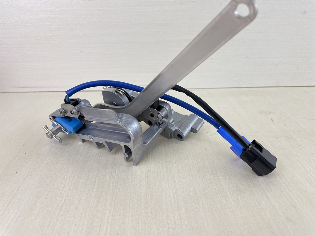 2011 Yamaha 150HP 4 Stroke Outboard Switch & Bracket Assembly 69J-8259F-00-00