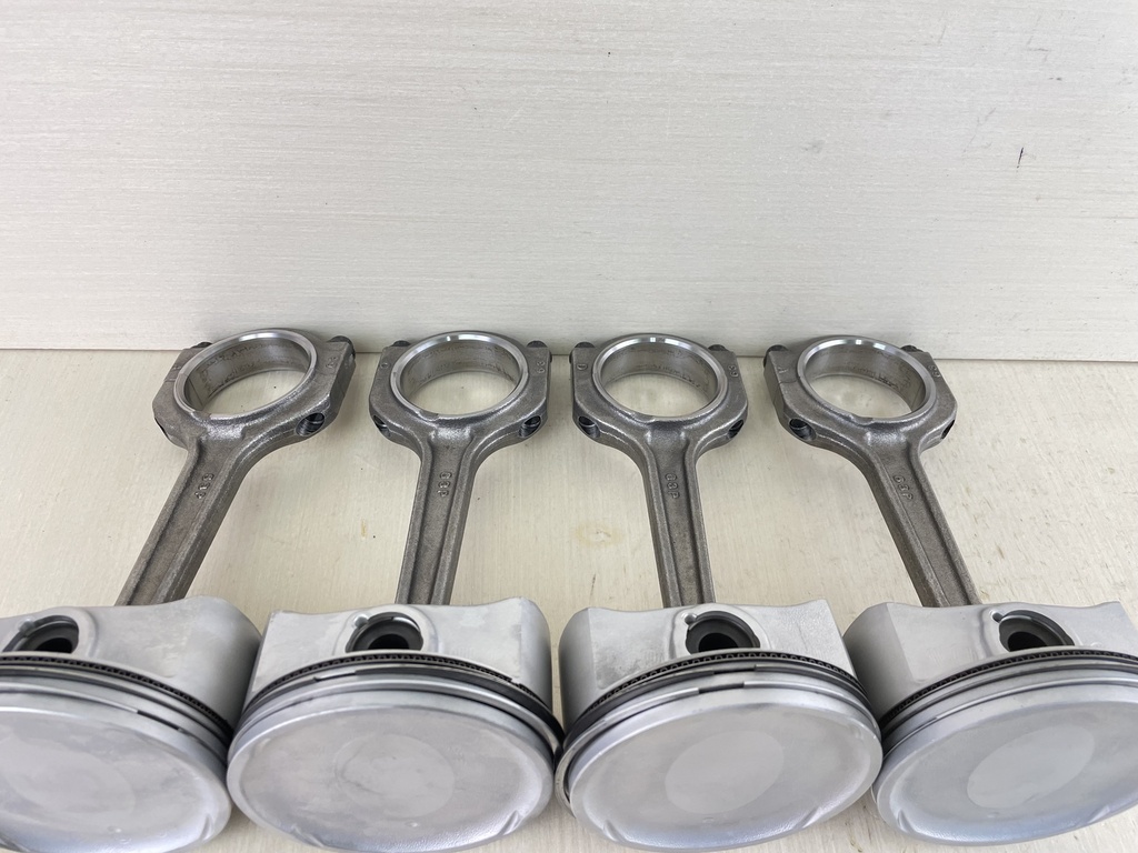 11-22 Yamaha 150HP 4 Stroke Piston & Connecting Rod Set 63P-11631-10-93