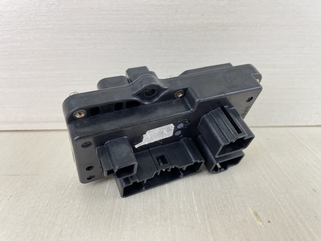 04-14 Yamaha 150HP 4 Stroke Outboard Fuse Box Assembly 63P-82170-00-00