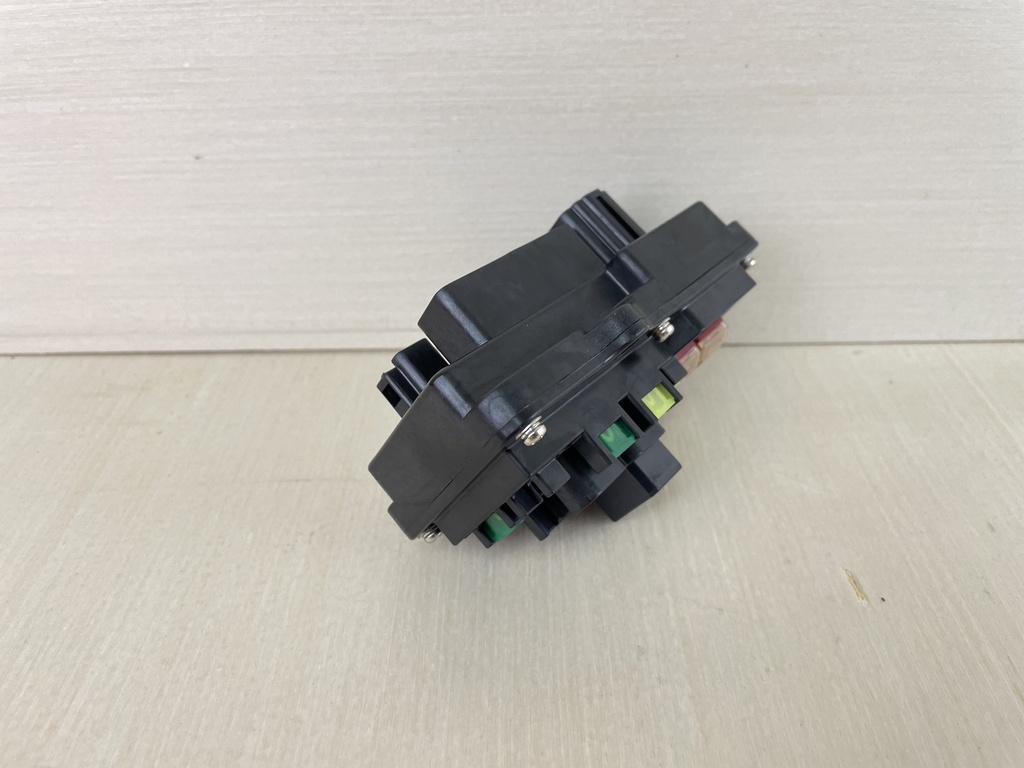 04-14 Yamaha 150HP 4 Stroke Outboard Fuse Box Assembly 63P-82170-00-00