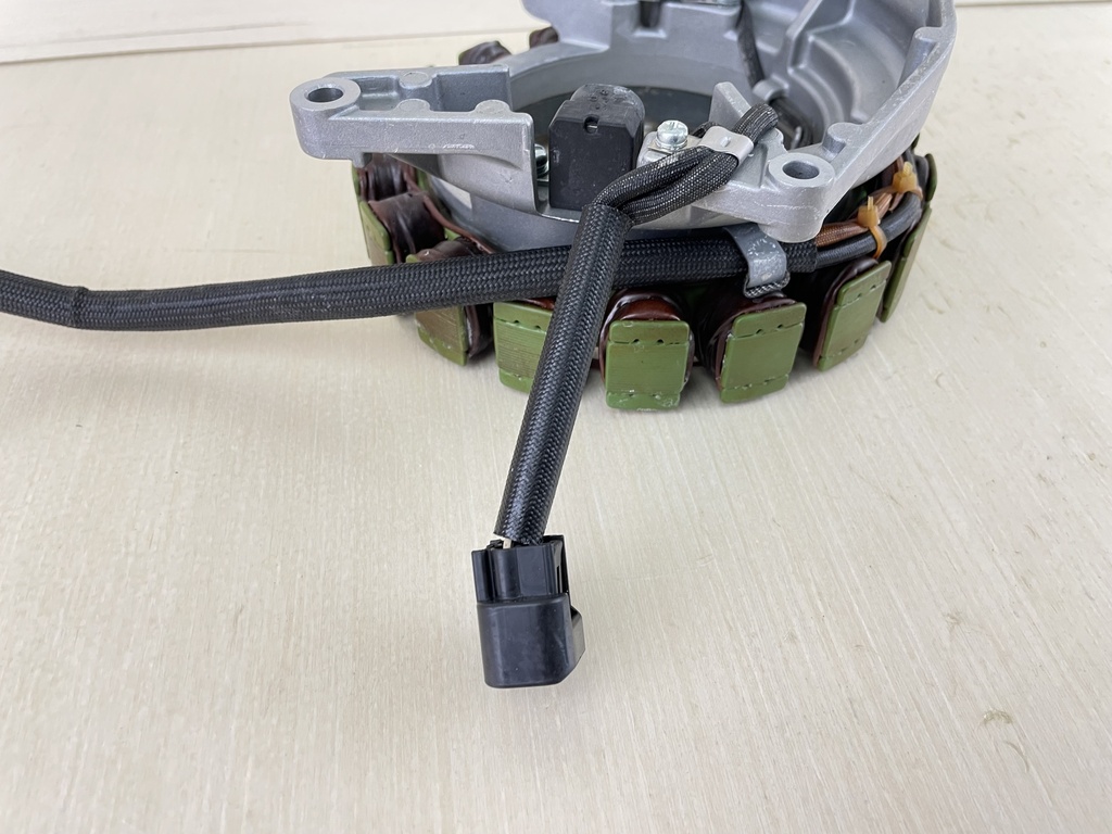 2004 + Yamaha 150HP 4 Stroke Outboard Stator & Base Assembly 63P-81460-00-00