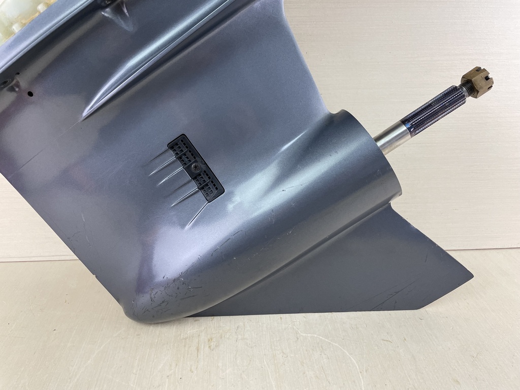 04-14 Yamaha 150HP 4 Stroke 25" Shaft Lower Unit Gear Case 63P-45300-17-8D RH