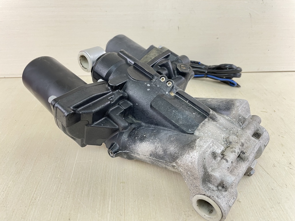 04 + Yamaha 150HP 4 Stroke Outboard Power Trim Tilt Unit 63P-43800-23-00