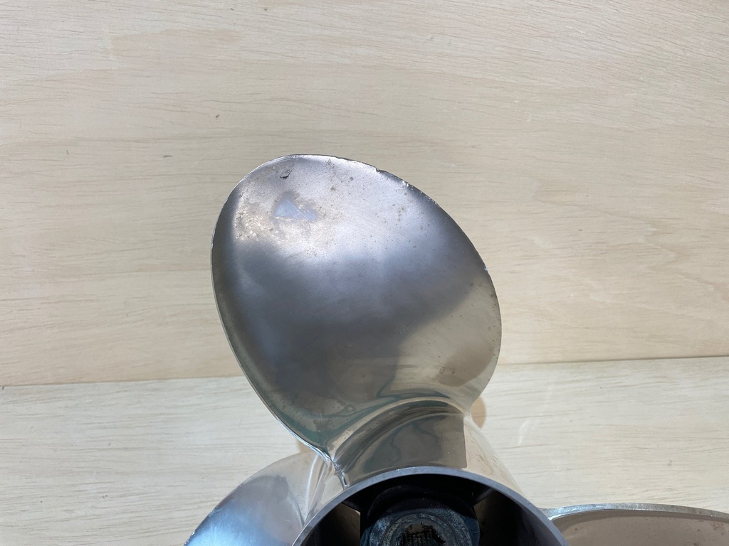 Rebel TBX™ (15 1/2 x 17") EVINRUDE JOHNSON RH Propeller, 763986