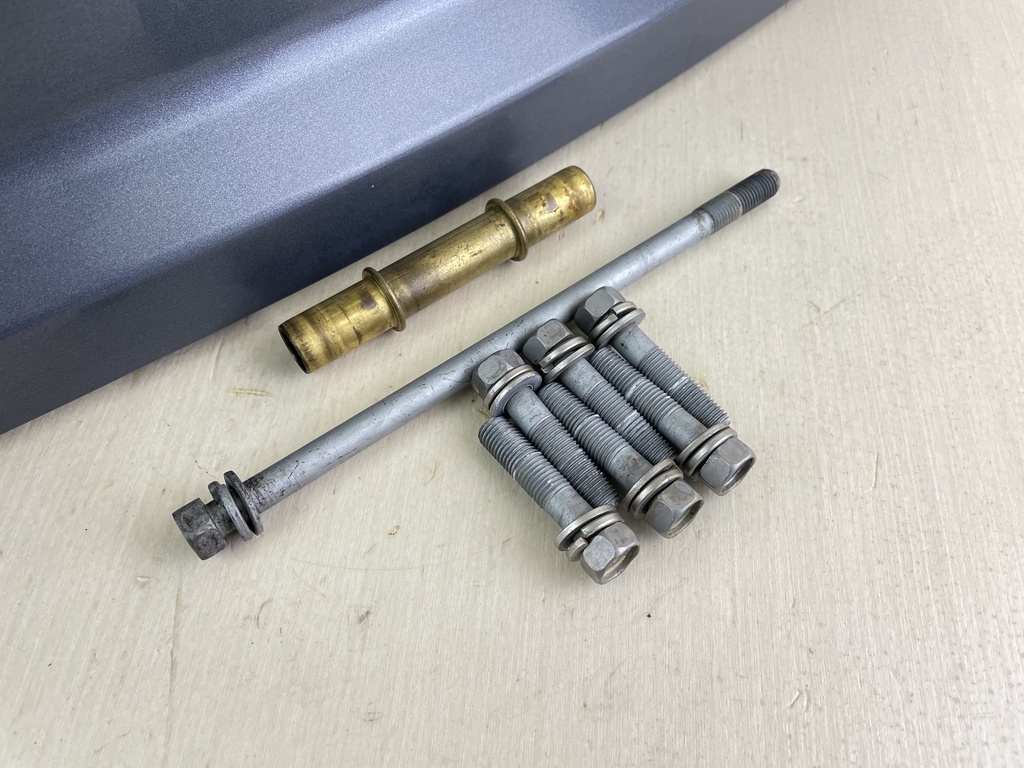 2011 Yamaha 150HP 4 Stroke Outboard Midsection 5" Extension 63P-45211-00-8D