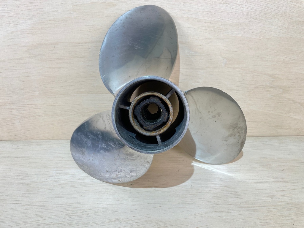 Rebel TBX™ (15 1/2 x 17") EVINRUDE JOHNSON RH Propeller, 763986