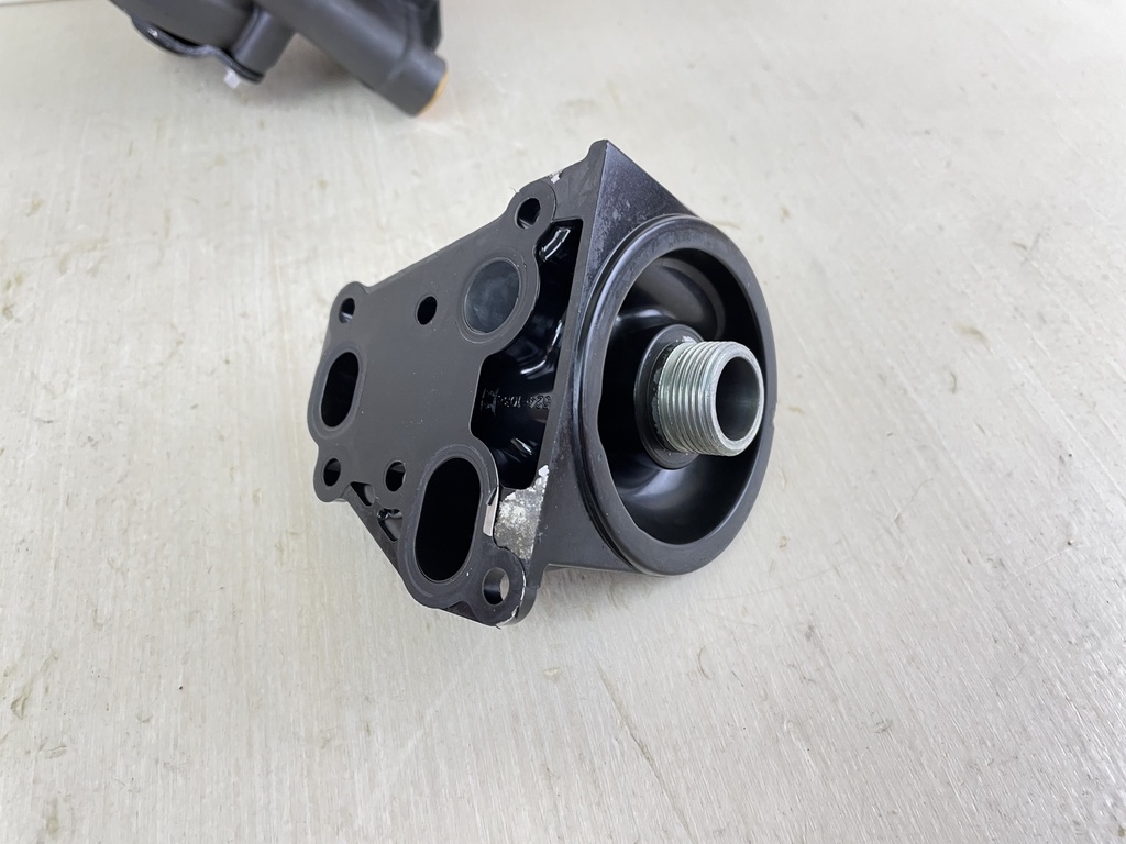 Mercury 135 150 175 HP L4 Verado Oil Cooler Assembly 892801T01