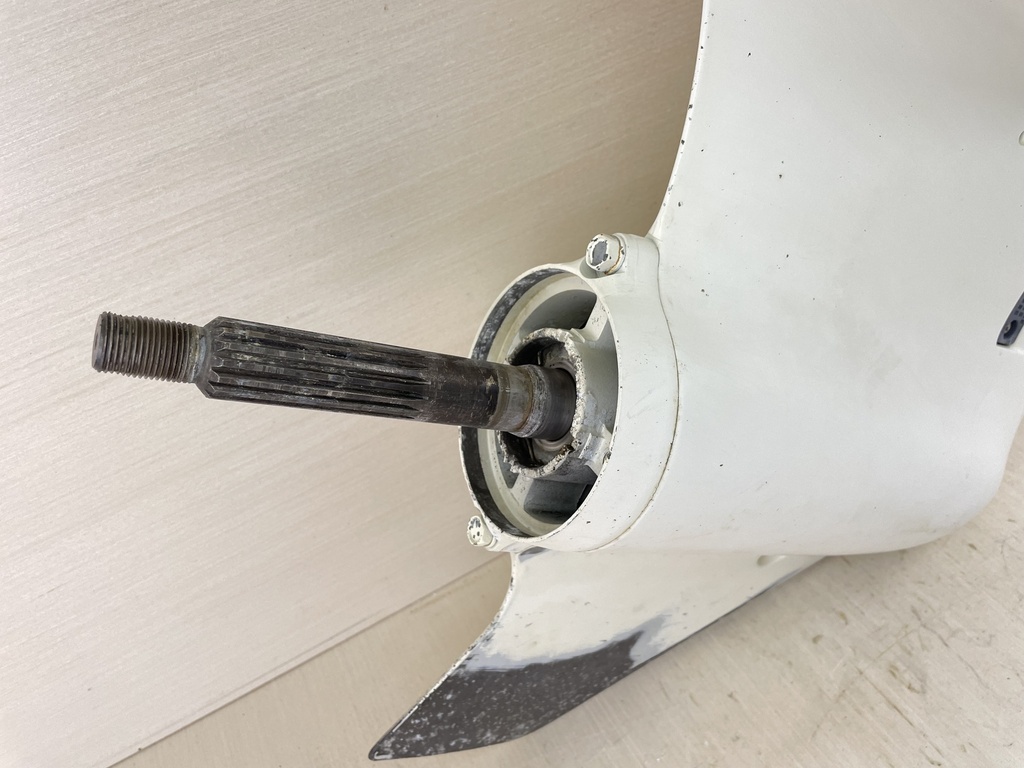 2001-11 Suzuki 115HP 4 Stroke Outboard 20" Lower Unit Gear Case - Good Condition