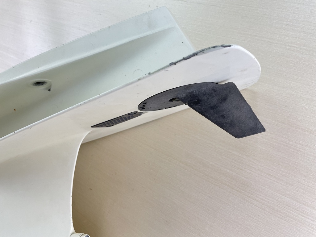 2001-11 Suzuki 115HP 4 Stroke Outboard 20" Lower Unit Gear Case - Good Condition