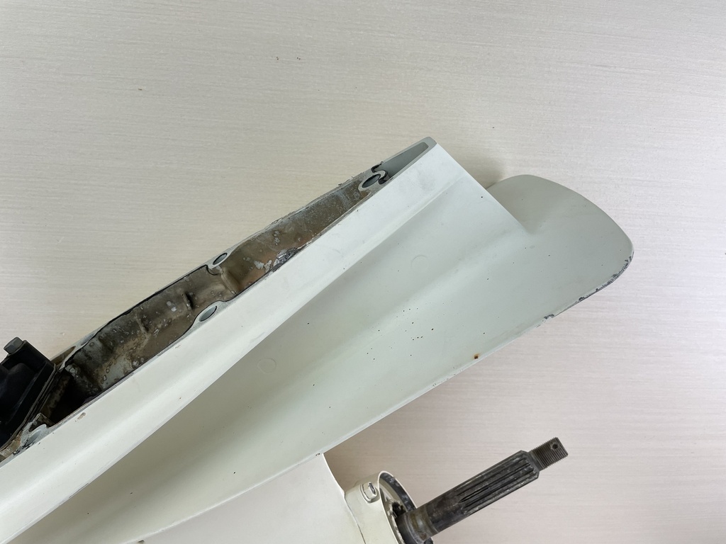 2001-11 Suzuki 115HP 4 Stroke Outboard 20" Lower Unit Gear Case - Good Condition