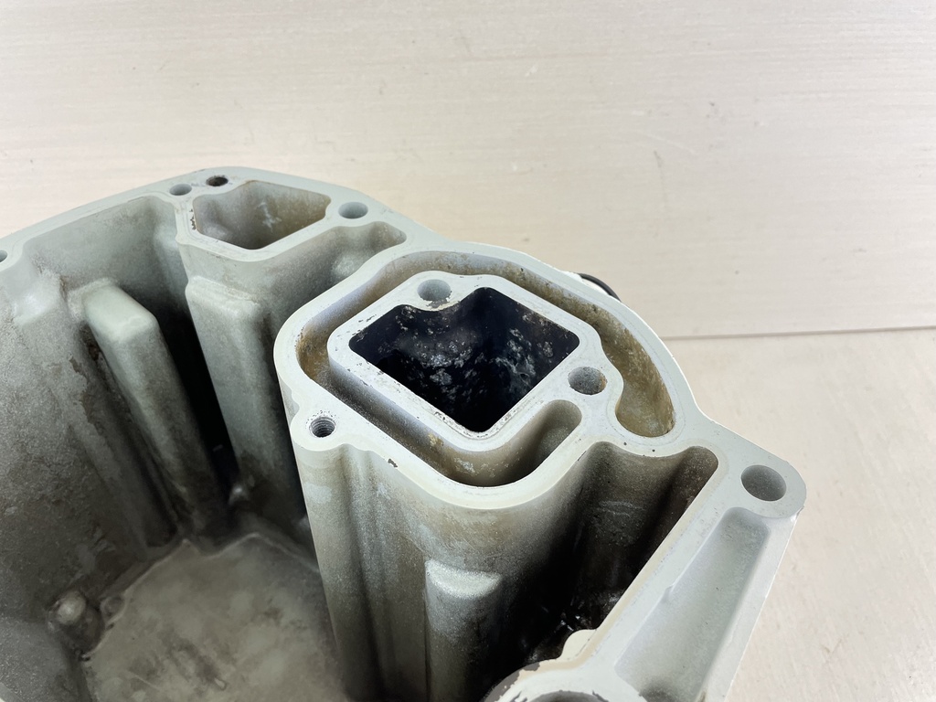 2003 Suzuki 140HP DF140 4 Stroke Outboard Oil pan Assembly 11501-90J04-0EP